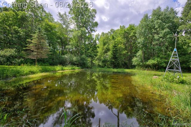 13252 Dixie Highway, Holly, MI 48442