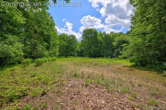 13252 Dixie Highway, Holly, MI 48442