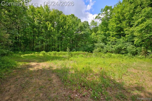 13252 Dixie Highway, Holly, MI 48442