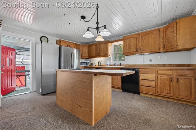 13252 Dixie Highway, Holly, MI 48442