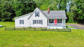 13252 Dixie Highway, Holly, MI 48442