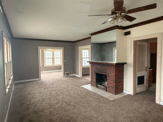 960 S 9th st, Salina, KS 67401