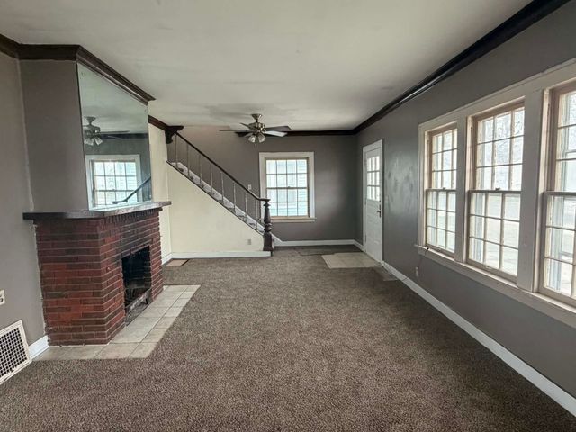 960 S 9th st, Salina, KS 67401