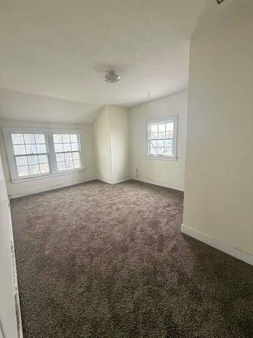 960 S 9th st, Salina, KS 67401