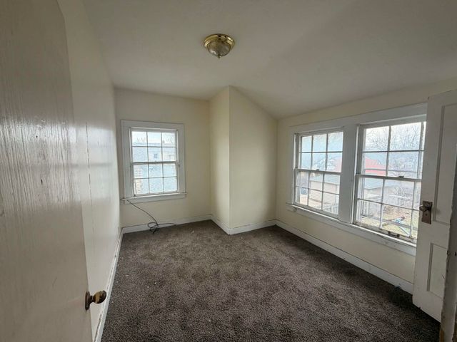 960 S 9th st, Salina, KS 67401