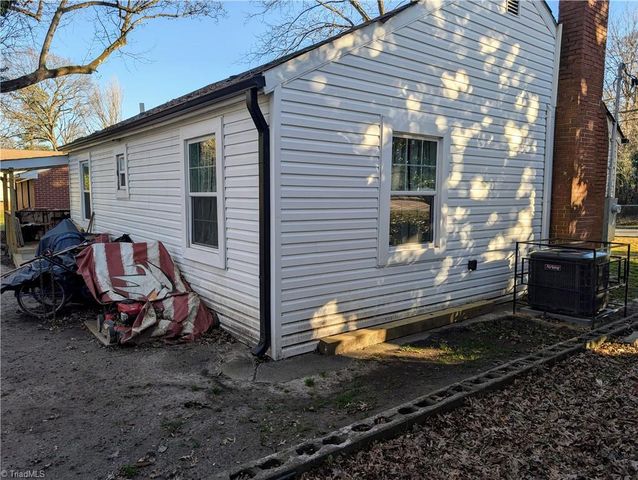 1407 NE 22nd Street, Winston-salem, NC 27105