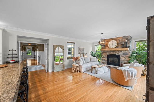 200 Ranney Avenue, Vernon Hills, IL 60061