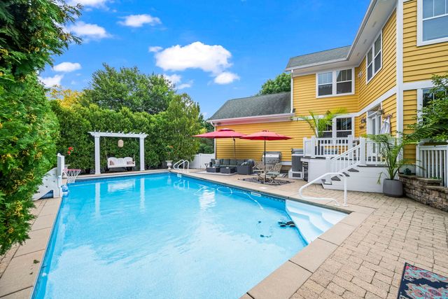 200 Ranney Avenue, Vernon Hills, IL 60061