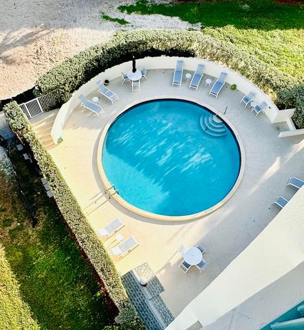 5400 N Ocean Drive 7b, Singer Island, FL 33404