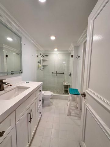5400 N Ocean Drive 7b, Singer Island, FL 33404
