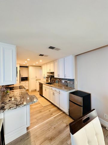 5400 N Ocean Drive 7b, Singer Island, FL 33404