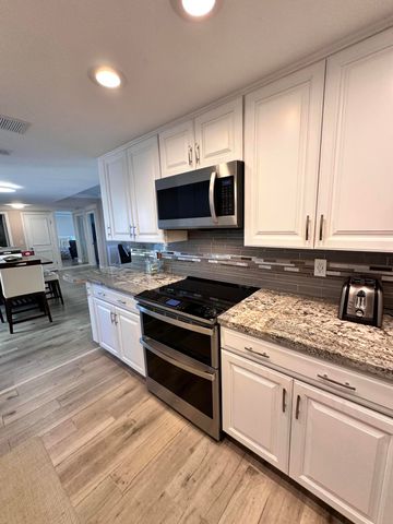 5400 N Ocean Drive 7b, Singer Island, FL 33404