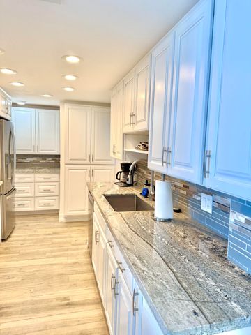 5400 N Ocean Drive 7b, Singer Island, FL 33404