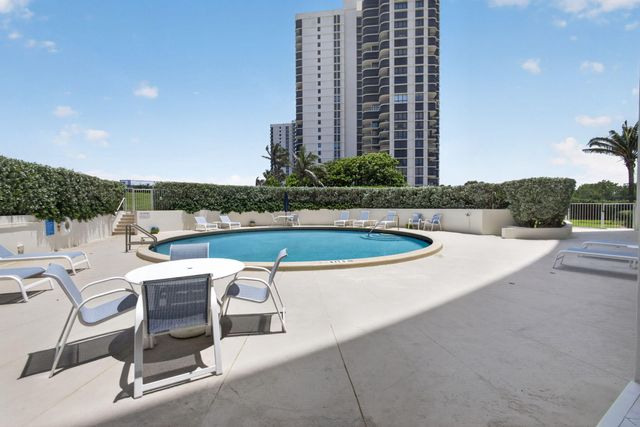 5400 N Ocean Drive 7b, Singer Island, FL 33404