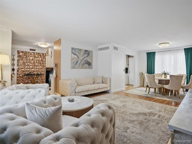 2864 Majestic Court, Troy, MI 48083