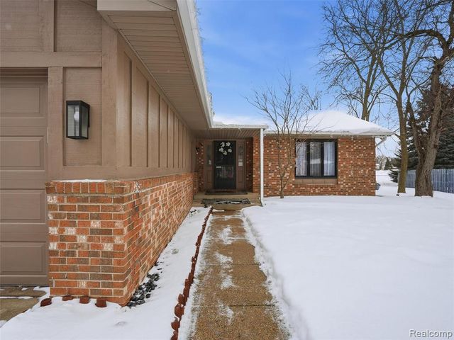 2864 Majestic Court, Troy, MI 48083