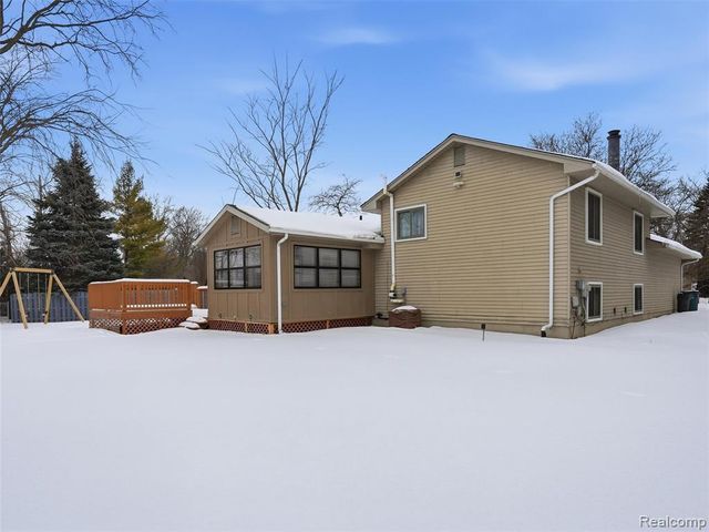 2864 Majestic Court, Troy, MI 48083