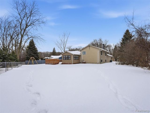 2864 Majestic Court, Troy, MI 48083