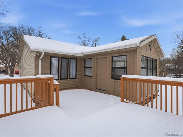 2864 Majestic Court, Troy, MI 48083