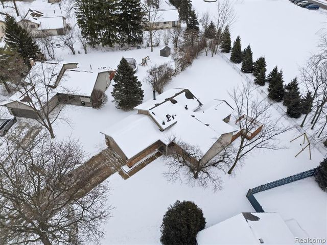 2864 Majestic Court, Troy, MI 48083