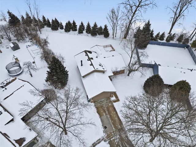 2864 Majestic Court, Troy, MI 48083