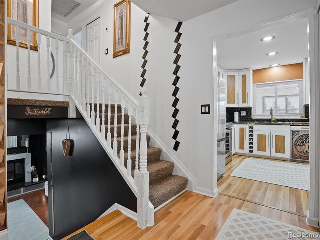 2864 Majestic Court, Troy, MI 48083