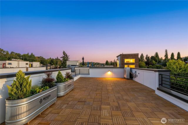 5013 Fauntleroy Way SW, Seattle, WA 98136