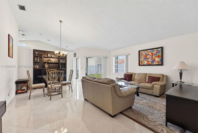 1495 Garden Rd, Weston, FL 33326