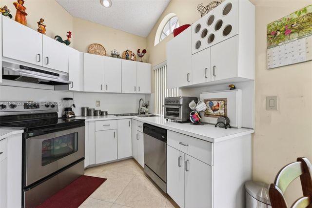 1495 Garden Rd, Weston, FL 33326