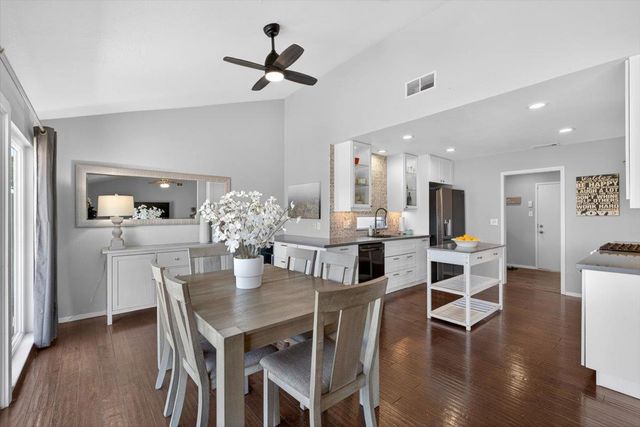 3861 Petersburg Cir, Stockton, CA 95219