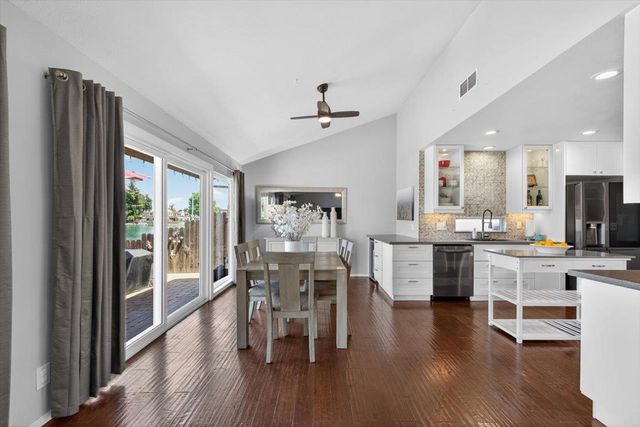3861 Petersburg Cir, Stockton, CA 95219