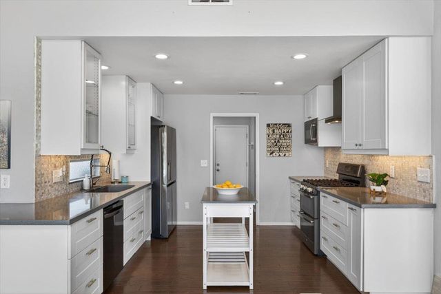 3861 Petersburg Cir, Stockton, CA 95219