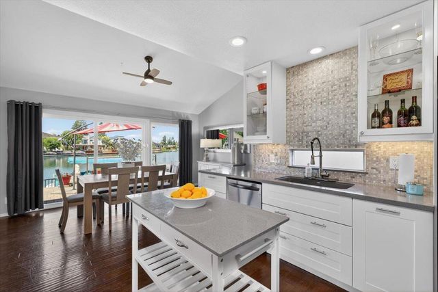3861 Petersburg Cir, Stockton, CA 95219