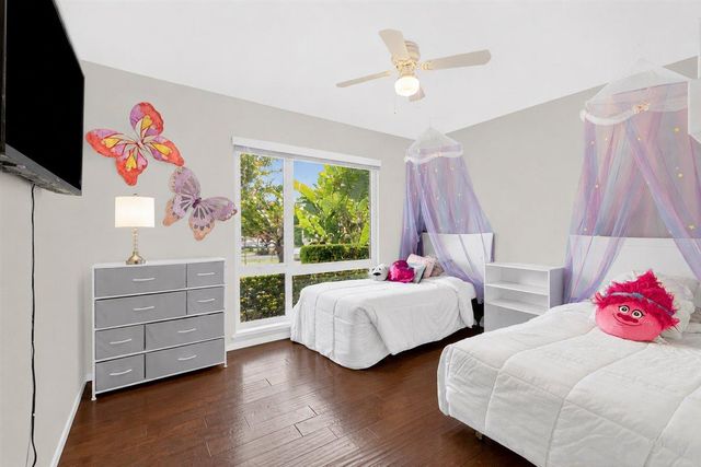 3861 Petersburg Cir, Stockton, CA 95219