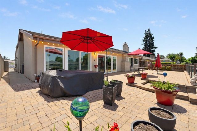 3861 Petersburg Cir, Stockton, CA 95219