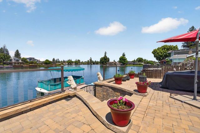 3861 Petersburg Cir, Stockton, CA 95219
