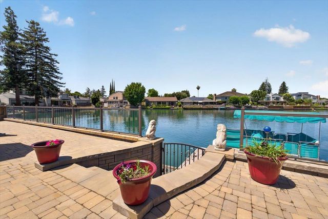 3861 Petersburg Cir, Stockton, CA 95219