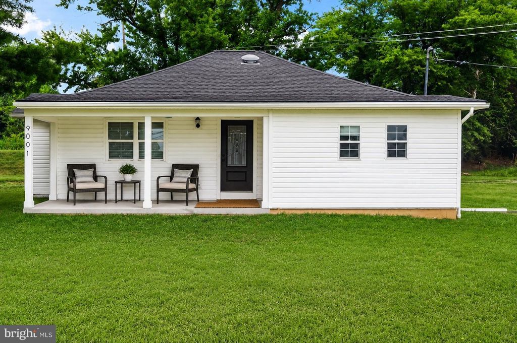 9001 HOLLOW RD, Middletown, MD 21769
