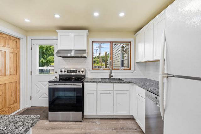 119 Court Drive, Shrewsbury Boro, NJ 07702
