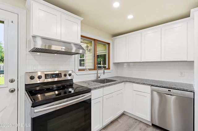119 Court Drive, Shrewsbury Boro, NJ 07702