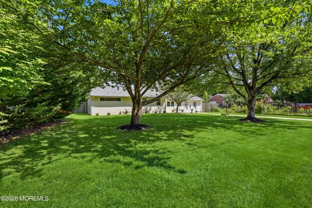 119 Court Drive, Shrewsbury Boro, NJ 07702