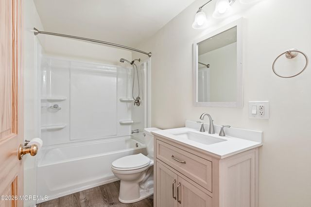 119 Court Drive, Shrewsbury Boro, NJ 07702