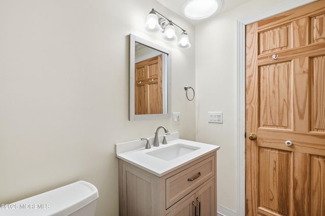 119 Court Drive, Shrewsbury Boro, NJ 07702