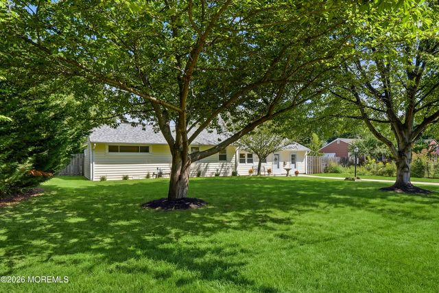 119 Court Drive, Shrewsbury Boro, NJ 07702