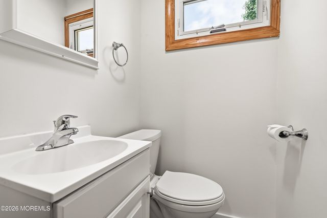 119 Court Drive, Shrewsbury Boro, NJ 07702