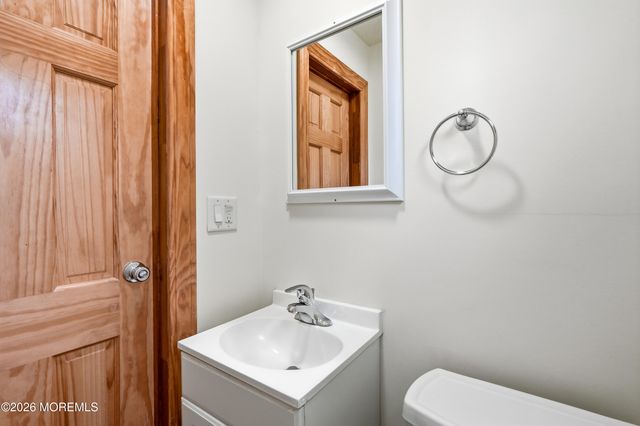 119 Court Drive, Shrewsbury Boro, NJ 07702