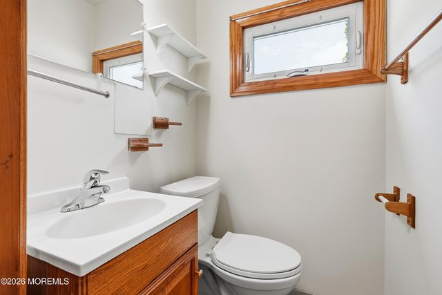 119 Court Drive, Shrewsbury Boro, NJ 07702