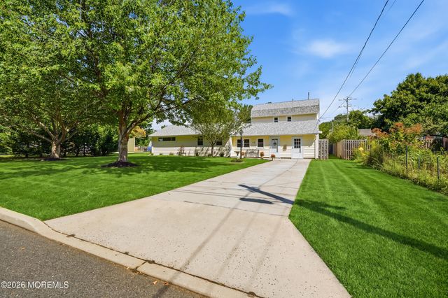 119 Court Drive, Shrewsbury Boro, NJ 07702