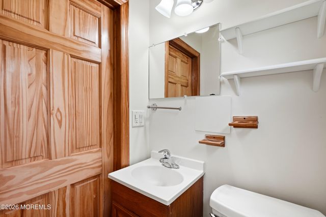 119 Court Drive, Shrewsbury Boro, NJ 07702