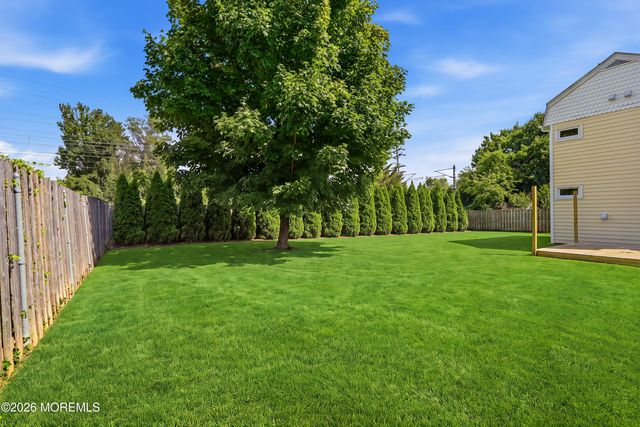 119 Court Drive, Shrewsbury Boro, NJ 07702